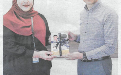 Insurans Islam TAIB Family Takaful Sdn Bhd (IITFT) handed over financial planning books to DARe who is one IITFT’s corporate clients.